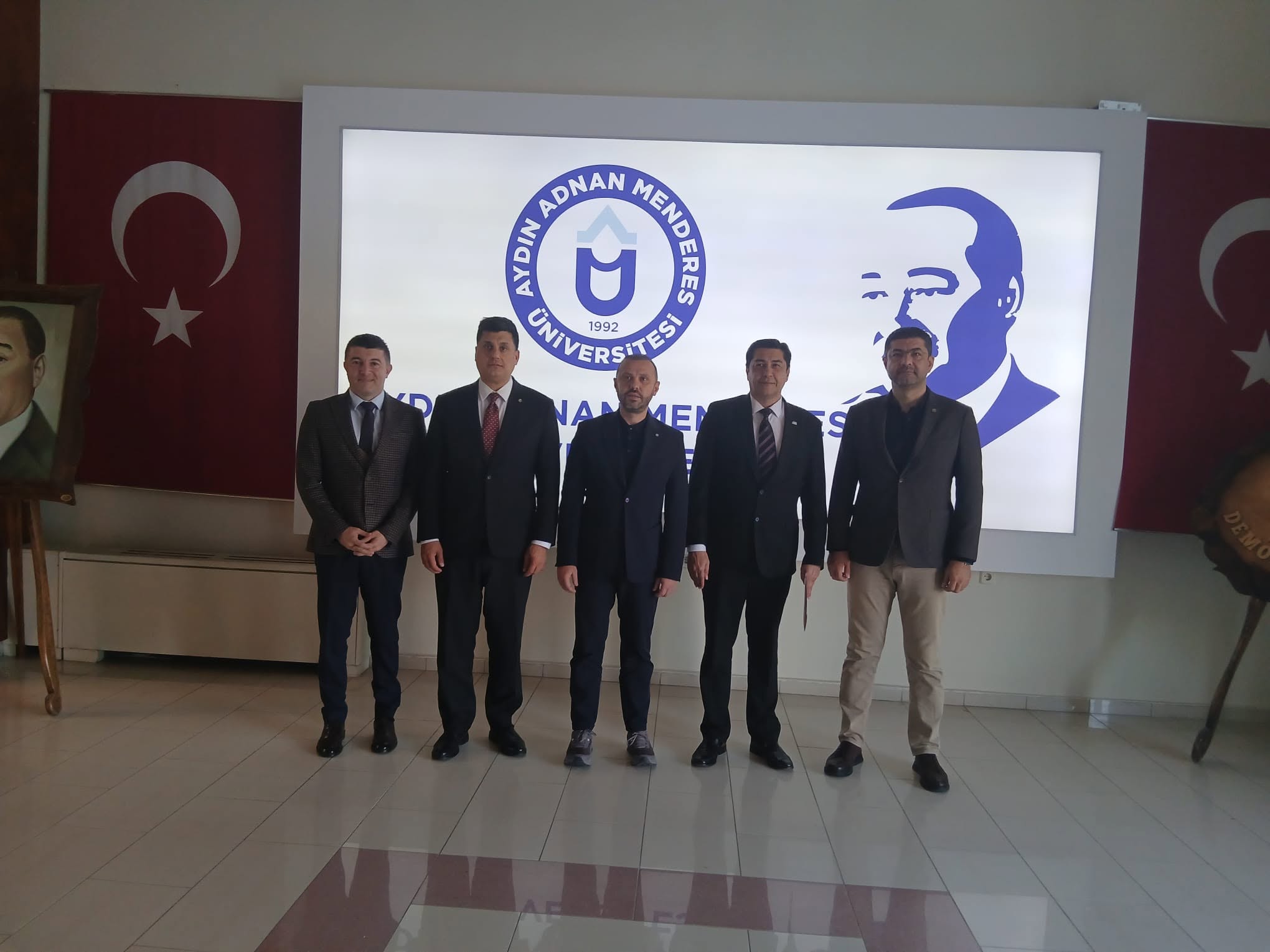 Heyetler toplu hatıra fotoğrafı
